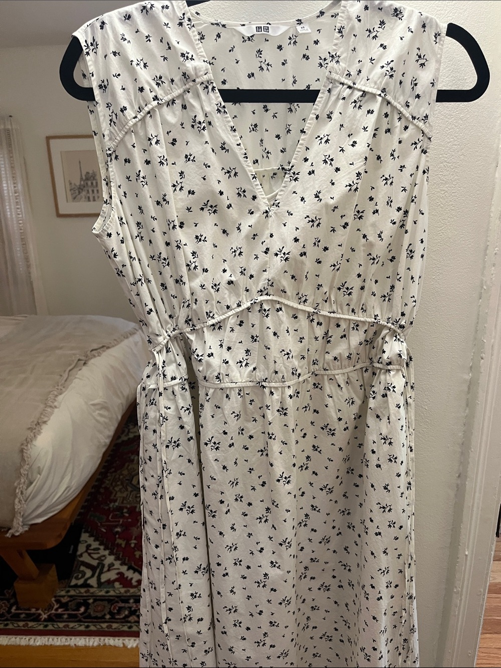 NWOT | UNIQLO White Floral Sleeveless V-Neck Dress | Size XS
